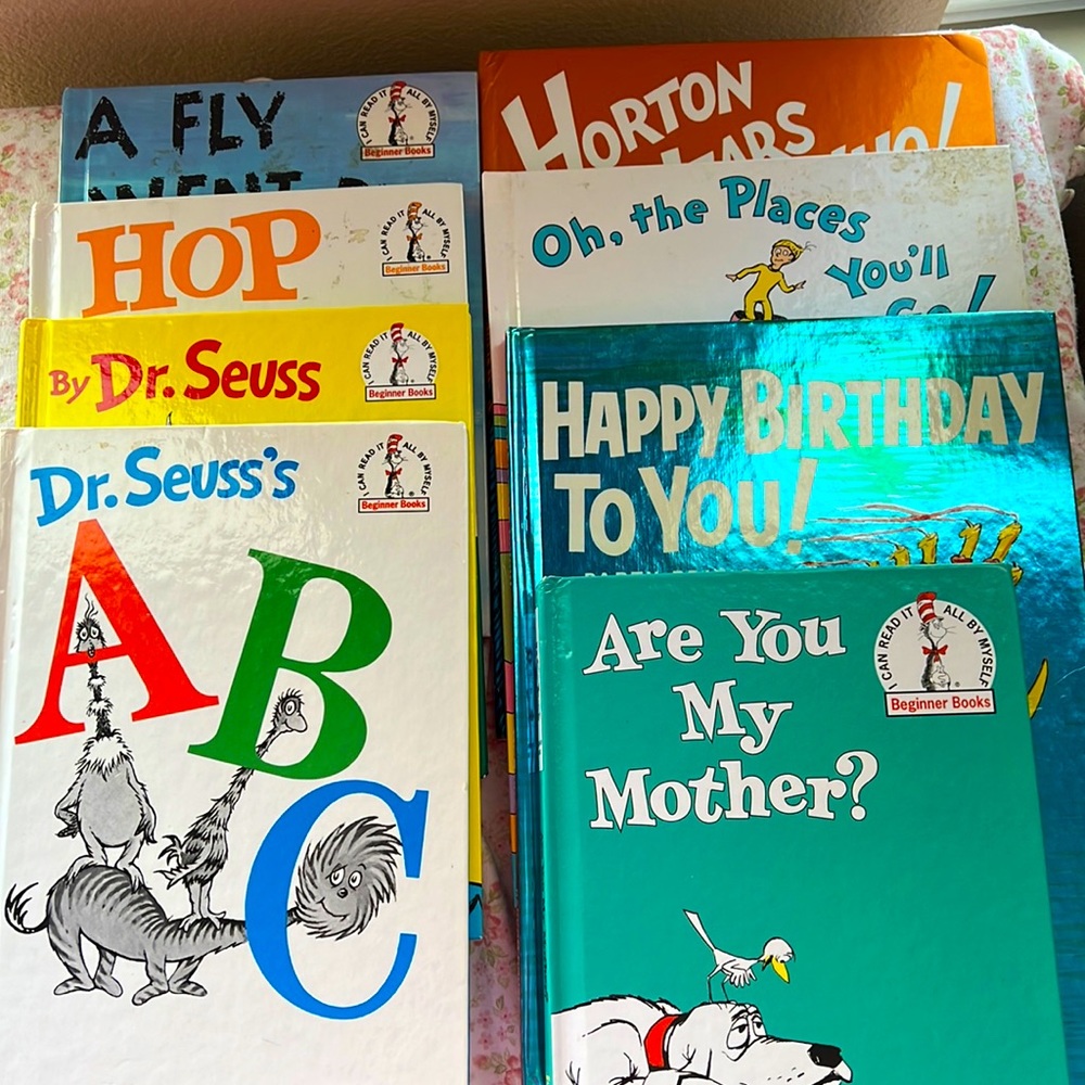 Dr. Seuss books x 8
